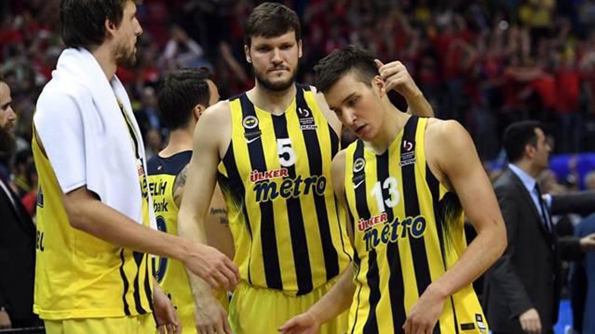 Fenerbahçe yi hakemler yaktı Spor Haberleri Basketbol