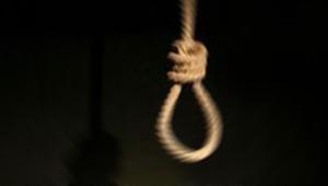 İranda meydanda idam edildi