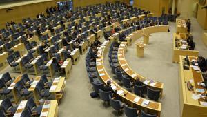 İsveçte İslam karşıtı milletvekili partisinden kovuldu