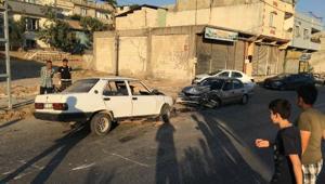 Gaziantepte iki otomobil çarpıştı: 4 yaralı