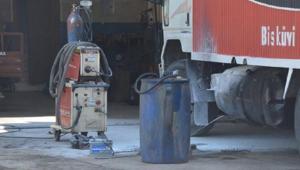 Kamyonetin yakıt deposuna kaynak yapılırken patlama: 3 yaralı