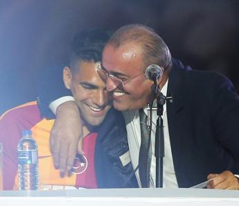 Kavga çıkaran 7 dakika! 'Falcao'yu felan gönderip...'