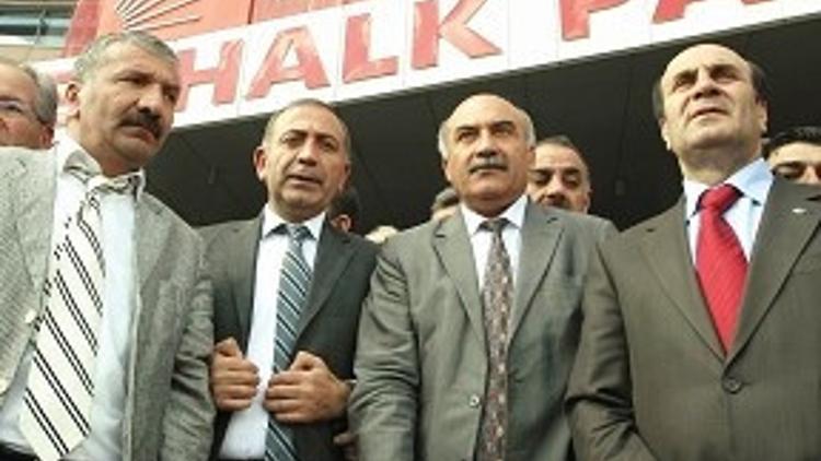 77 il başkanı ‘Gandi’ dedi