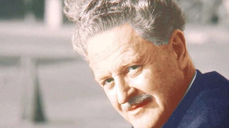 Nâzım Hikmet 50 yılın en büyükleri arasında