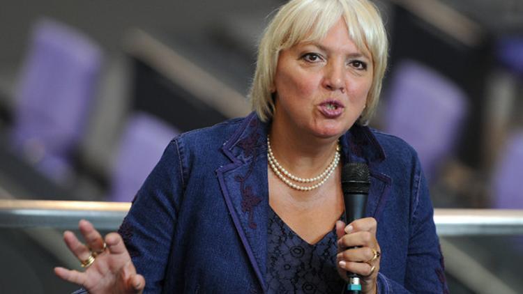 Claudia Roth'dan, Erdoğan'a IŞİD eleştirisi