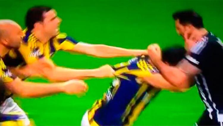 Ahmet Dursun ile Ali Güneş kavga etti!