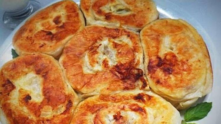 Tavada kolay gül böreği tarifi Börek Tarifleri