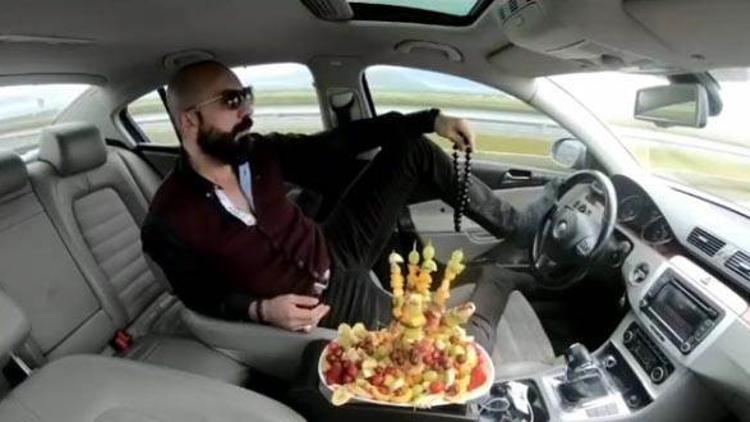 Ayağıyla otomobil kullanıp, meyve yiyen maganda için istenen ceza belli oldu