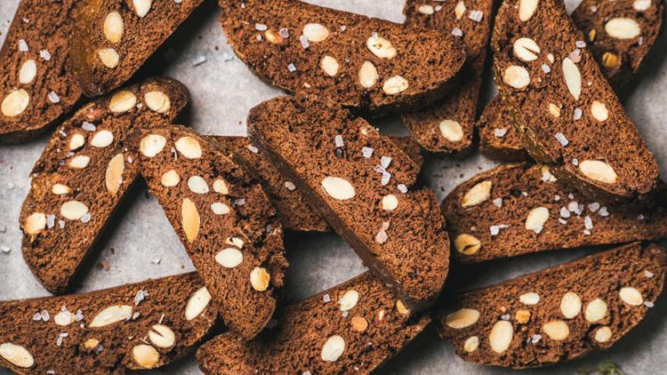 Çikolatalı Bademli Biscotti Tarifi