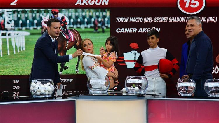 Gazi Koşusu'nda start kura çekimi yapıldı! İşte katılacak atlar ve jokeyler...
