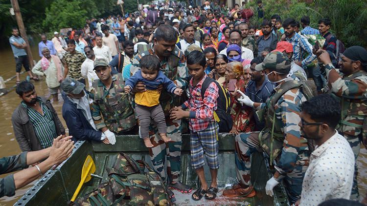 Hindistan'da seller 350 can aldı
