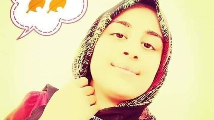 Feci olay! 3 kardeş seyir halindeki araçtan düştü...