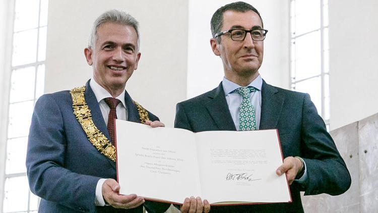 Ignatz Bubis Ödülü Cem Özdemir’in
