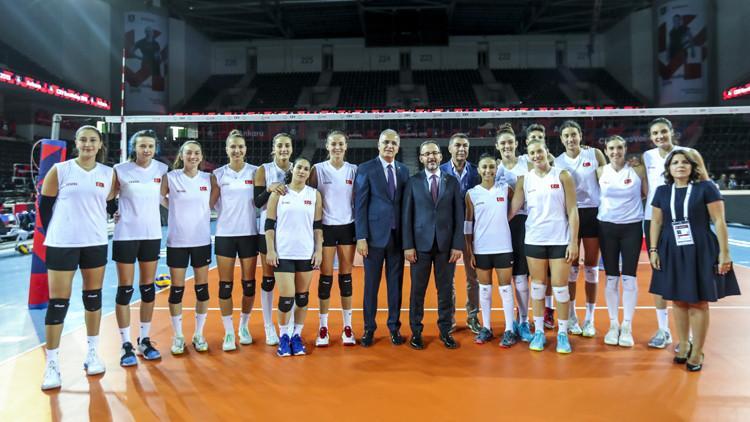 Bakan Kasapoğlu: "Voleybolda bizleri çok güzel başarıların beklediğine inanıyorum"