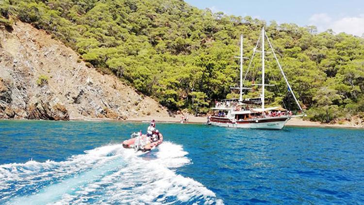 Teknede kalp krizi geçiren turist hayatını kaybetti