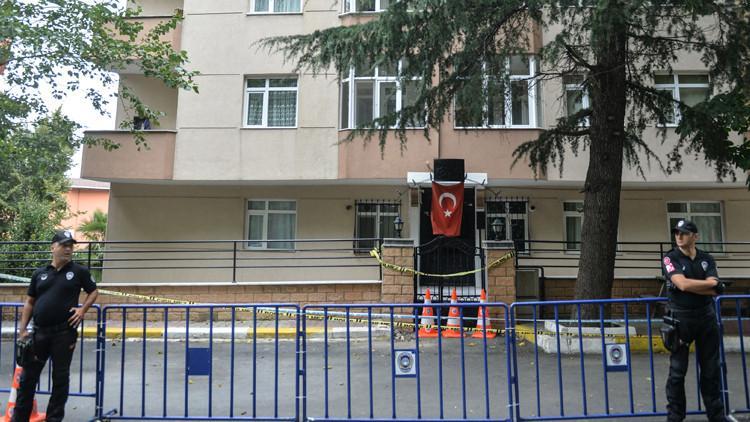 Sarıyer'de kolonları patlayan binanın tahliyesine başlandı