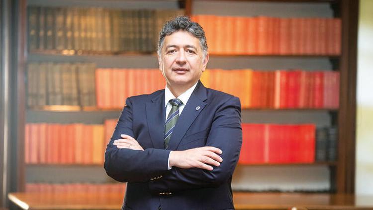 '2 milyar dolarlık üniversitelerle rekabet ediyoruz'