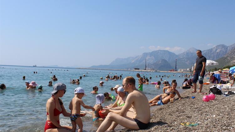 Antalya’da sahiller doldu