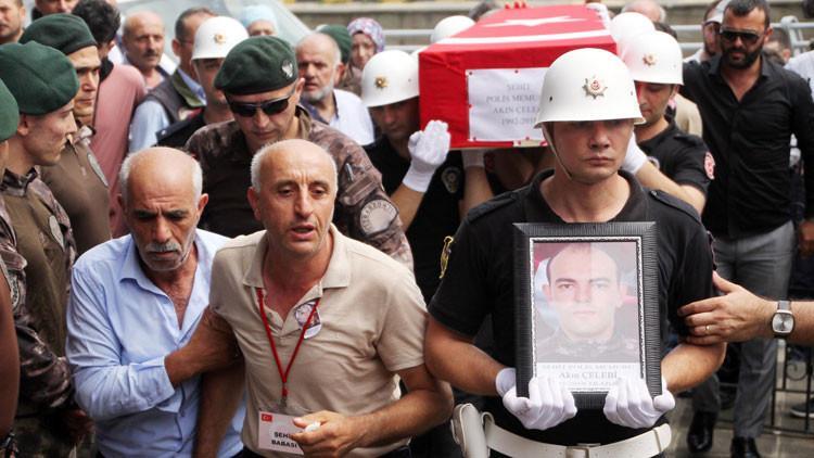 Şehit polis Akın Çelebi, Trabzon'da toprağa verildi
