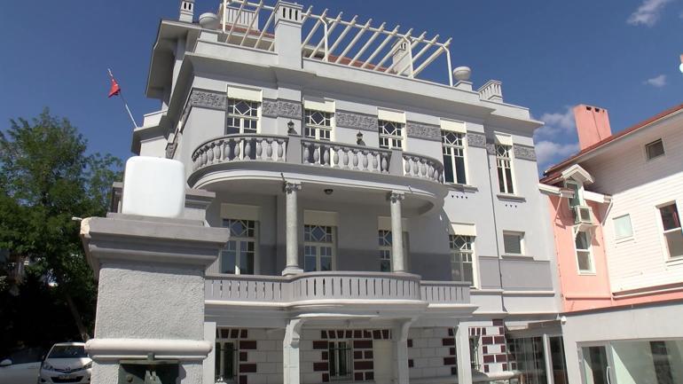 Yıllık ücreti 60 bin TL Veliler gelen maille şoke oldu