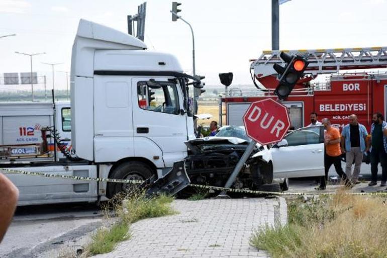 Son dakika... Hatay Emniyet Müdürü Kamil Karabörk trafik kazası geçirdi Eşi hayatını kaybetti