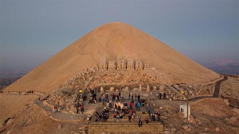 Adıyaman turizmde cazibe merkezi olma yolunda ilerliyor Nemrut Dağı