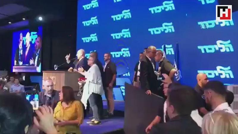 Netanyahu, roket sirenleri yüzünden mitingini yarıda kesti