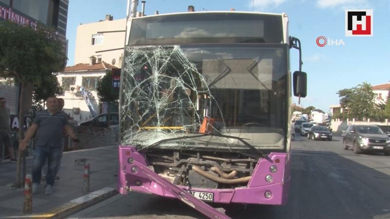 Avcılar'da İETT otobüsü park halindeki 4 araca çarptı: 7 yaralı