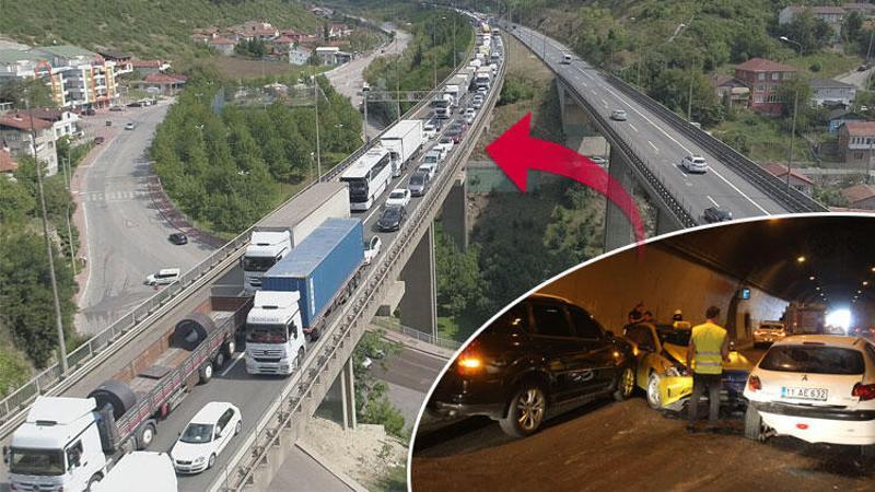 TEM Otoyolu’nda 4 araç birbirine girdi