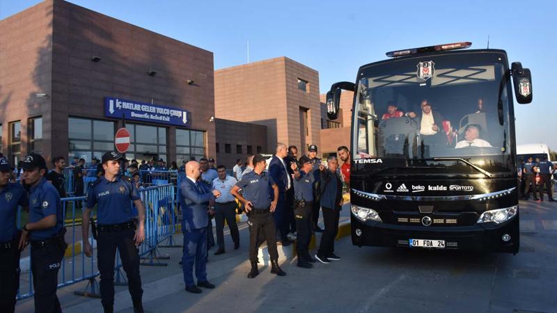 Beşiktaş kafilesi Gaziantep'te