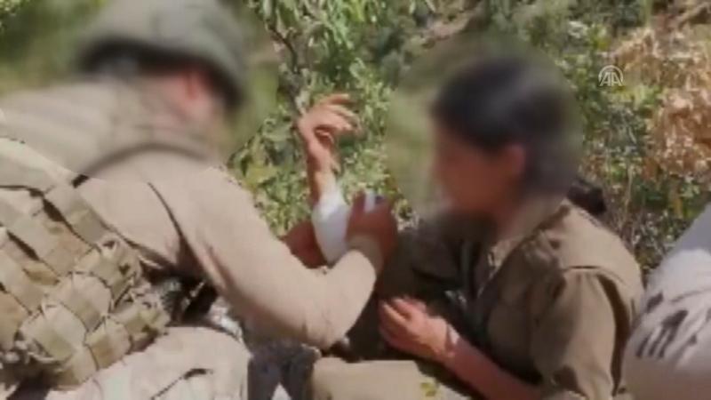 Mehmetçik'ten yaralı teröriste şefkat eli