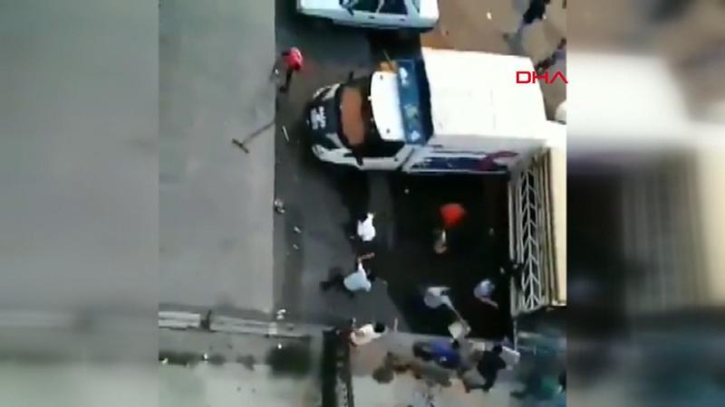 Tarafları ayırmak isteyen Deniz'in öldüğü kavga kamerada