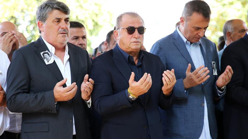 Serdal Adalı'nın annesi son yolculuğuna uğurlandı