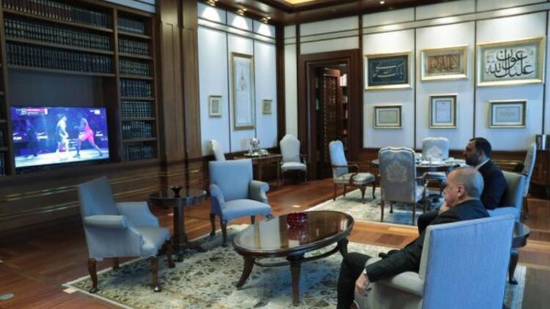 Cumhurbaşkanı Erdoğan'dan şampiyon güreşçimiz Rıza Kayaalp'e tebrik