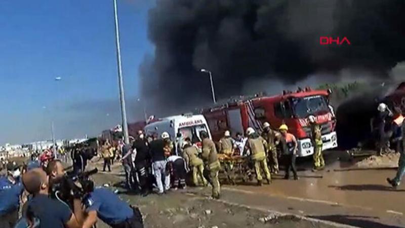 Tuzla'da yanan fabrikada patlama anı