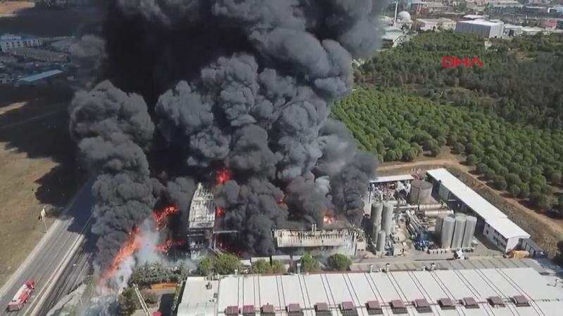 2 injured in chemicals factory fire in Istanbul