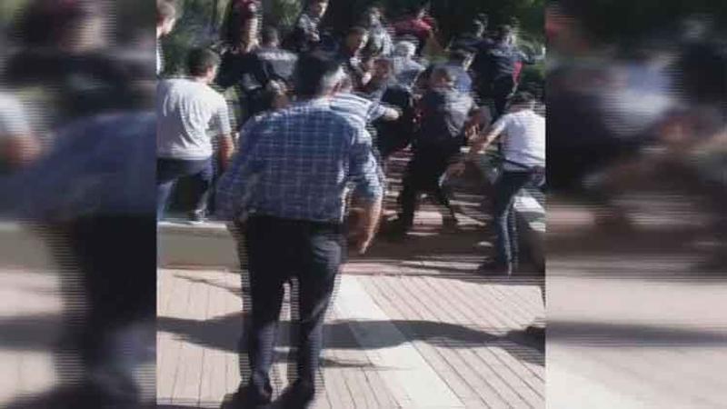Ankara’da eski eşini onlarca kişinin önünde bıçakladı