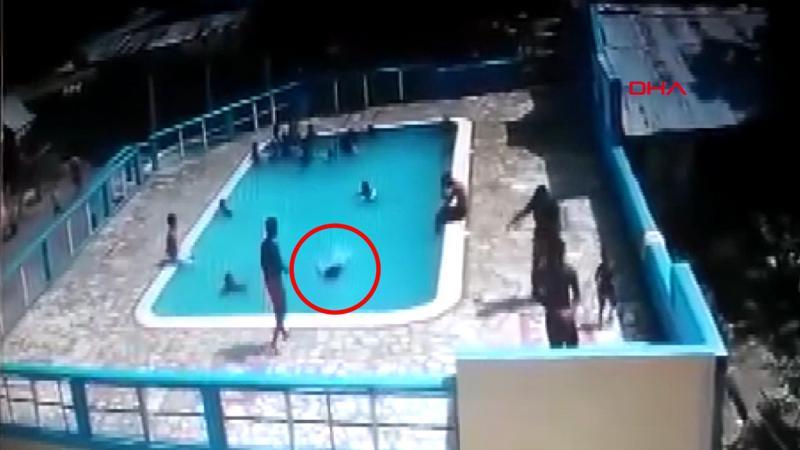 15 yaşındaki genç kızı, dakikalarca su altında tutarak boğdu