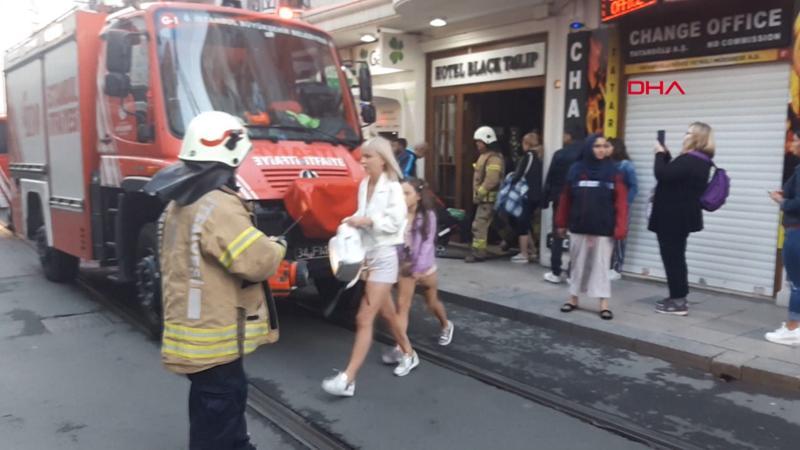 Eminönü'nde otelde yangın paniği