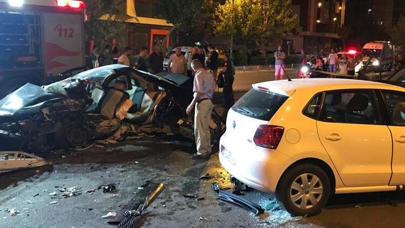 Karşı şeride geçen otomobil, cip ile çarpıştı