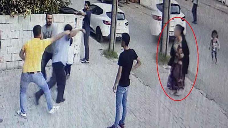 Kocadan hamile eşine şiddette mahalleli izin vermedi