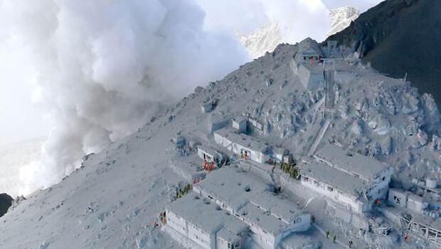 Japonya'da volkan patlaması 30 dağcı öldü Dünyadan Haberler