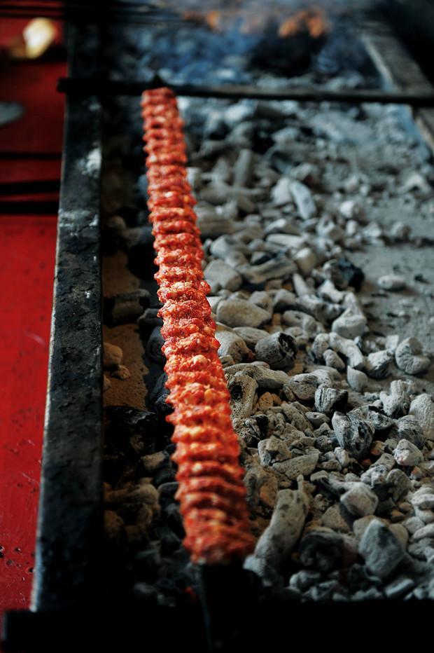 En lezzetli Adana kebap işte böyle yapılır