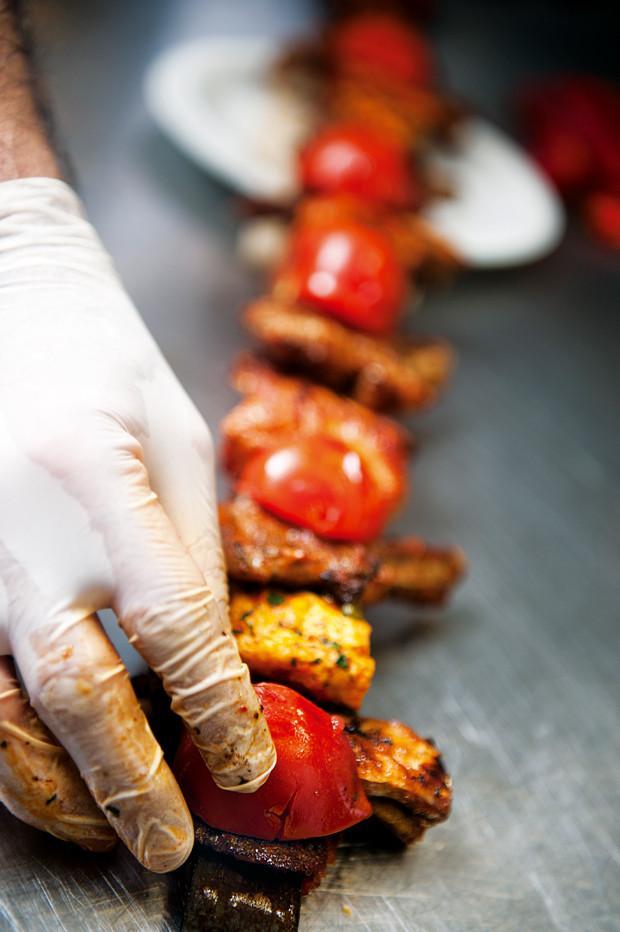 En lezzetli Adana kebap işte böyle yapılır