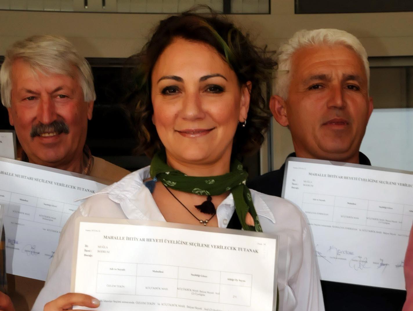 Özlem Tekin artık resmen muhtar azası Son Dakika Magazin Haberleri