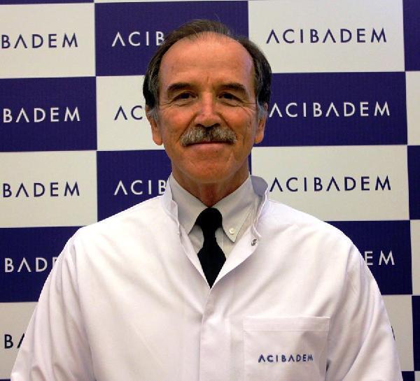 Kayseri Haberleri Prof. Dr. Özdemir Sık tekrarlayan diş eti v e