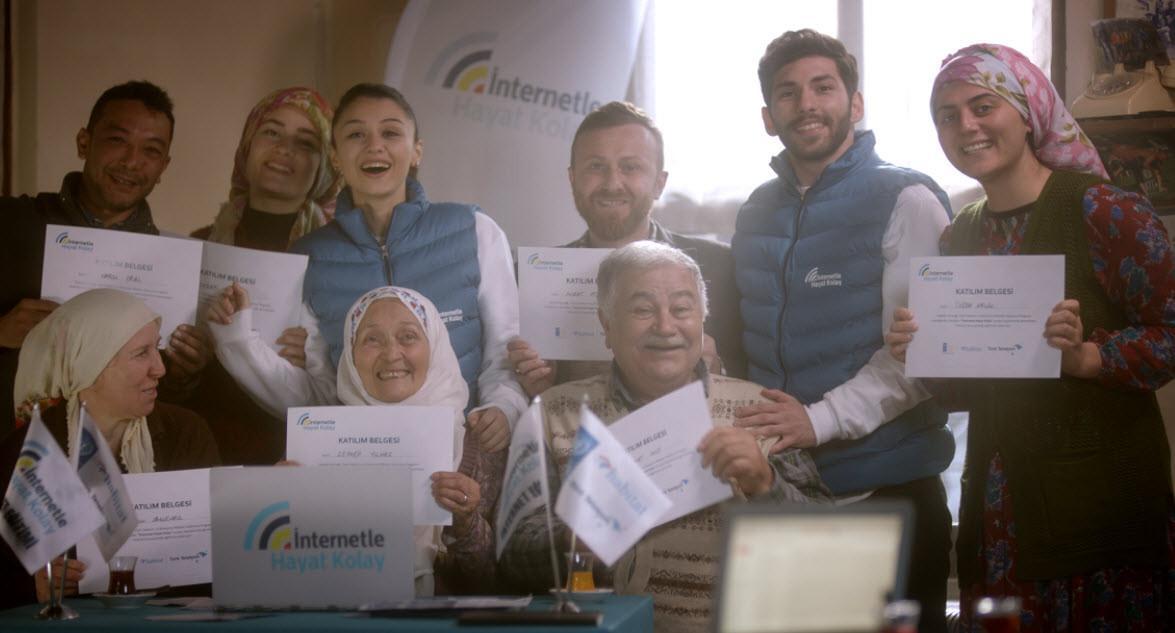 Türk Telekom nice Zeynep Teyze’lere öğretmek için çalışıyor