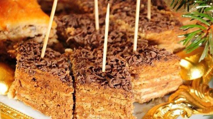Kavrulmuş bisküvili pasta tarifi Pasta Tarifleri