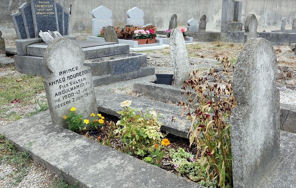 Hanedan üyelerinin Fransa’daki sahipsiz mezarları
