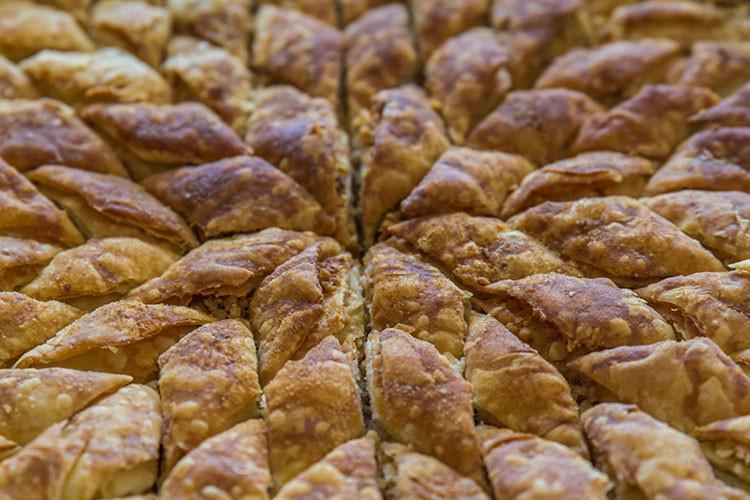 Ev baklavası nasıl yapılır? Kolay ve pratik ev baklavası tarifi